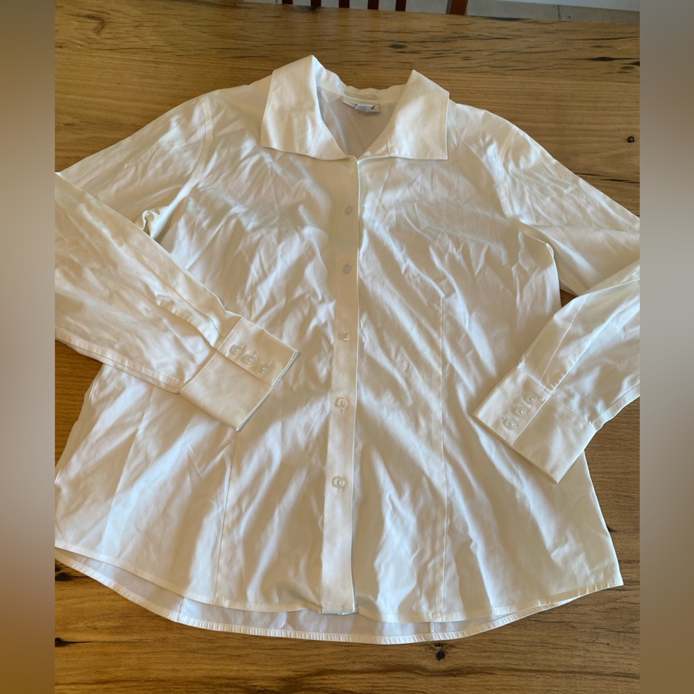 Chico's White No-Iron Button Down Long Sleeve Shirt Women’s 2 Preloved‎